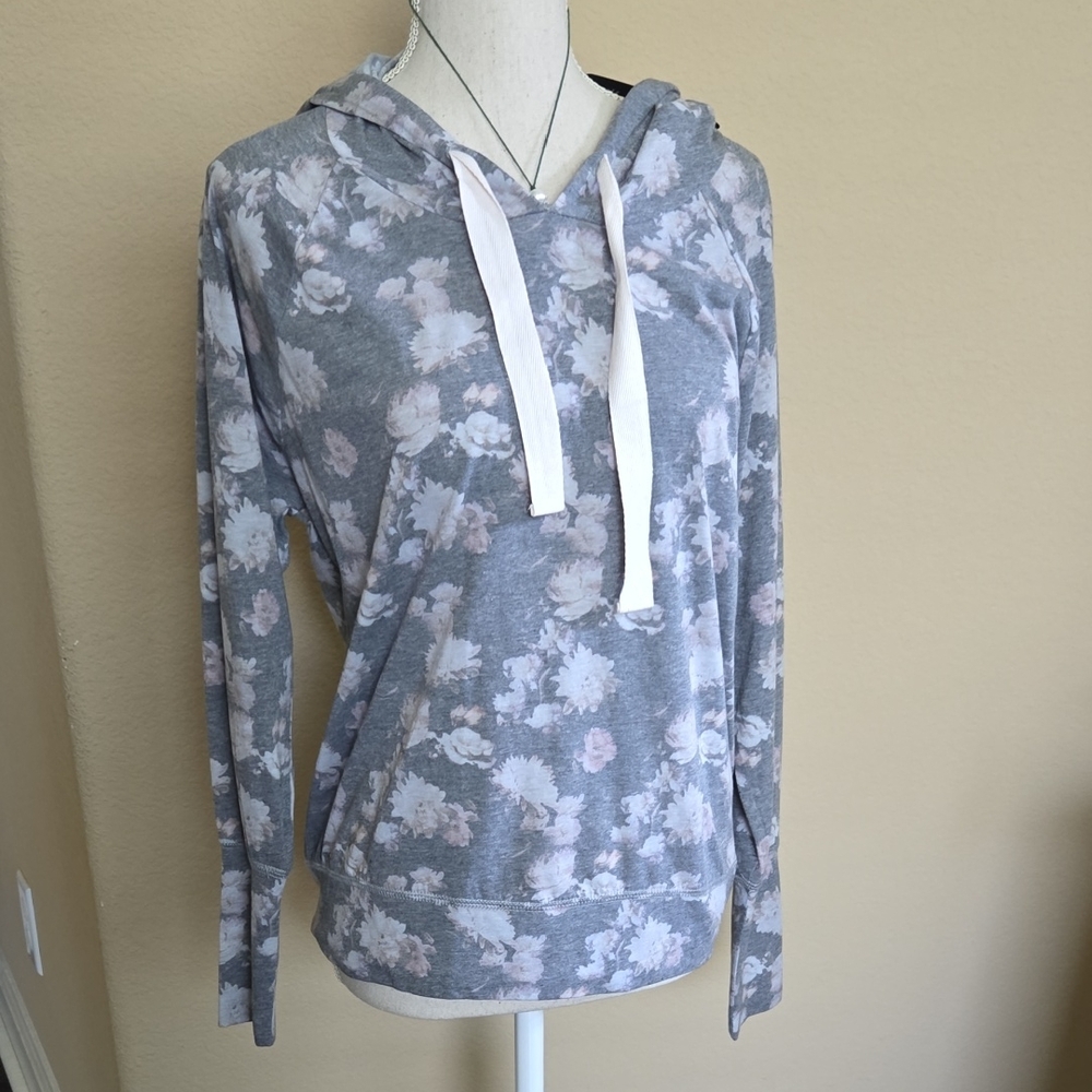 NEW Chaser Floral Print Pullover Style Lightweight T-Shirt Hoodie Gray - M